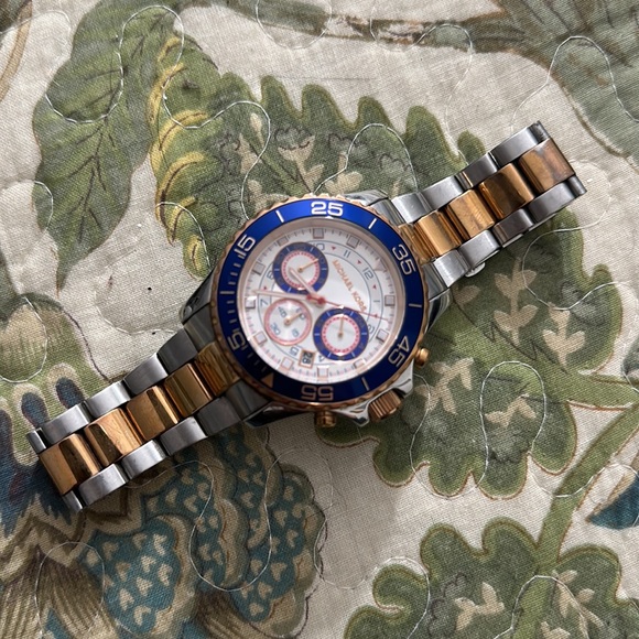 Michael Kors Watch - Picture 2 of 4